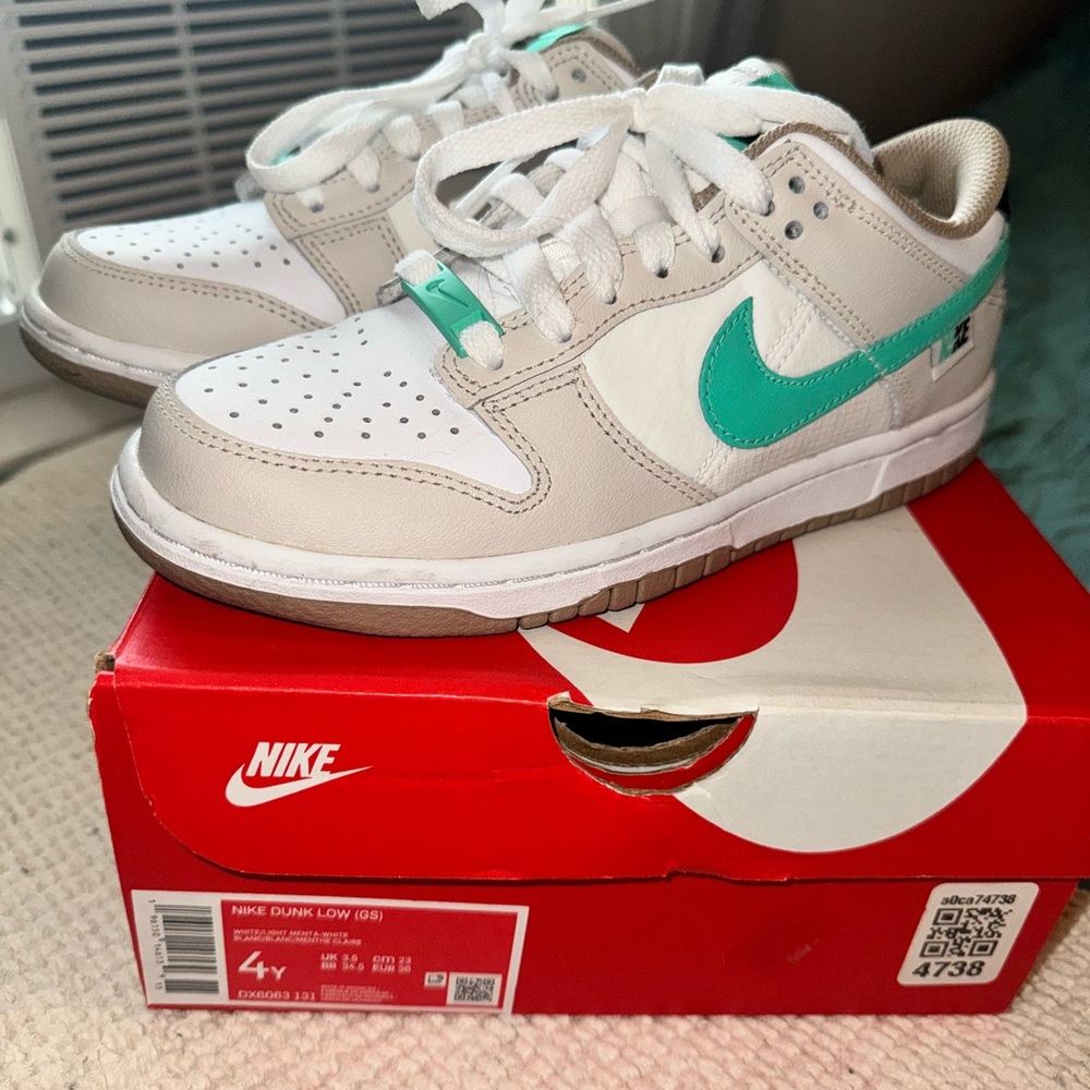 Nike Dunks - Picture 6 of 7
